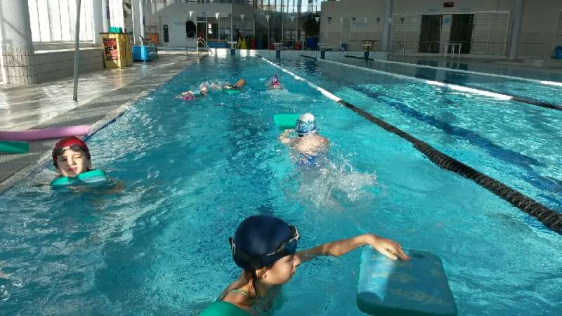 La piscine rien que pour eux La piscine rien que pour eux